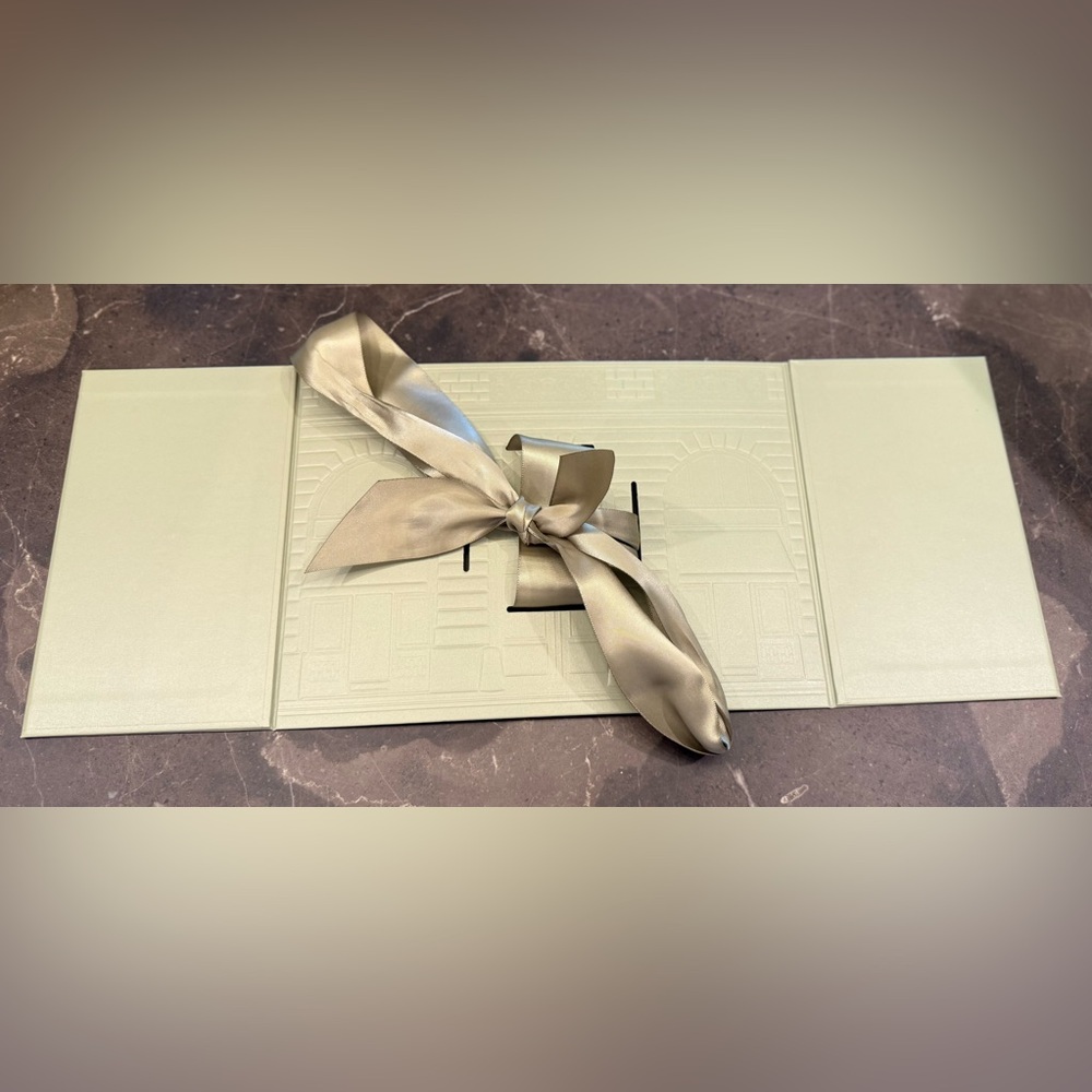 Van Cleef & Arpels Empty Boxes, used for bracelet